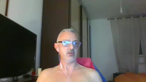 Snapshot of nevenerabis chatting on February 17, 2025, 8:15 pm nevenerabis online show from February 17, 2025, 8:15 pm
