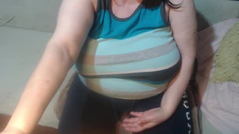 Snapshot of new_milf chatting on January 21, 2025, 3:26 am Lilly online show from January 21, 2025, 3:26 am
