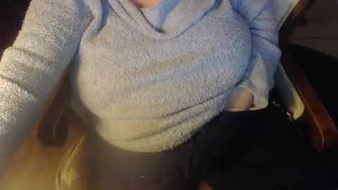 Snapshot of new_milf chatting on January 23, 2025, 2:44 am Lilly online show from January 23, 2025, 2:44 am