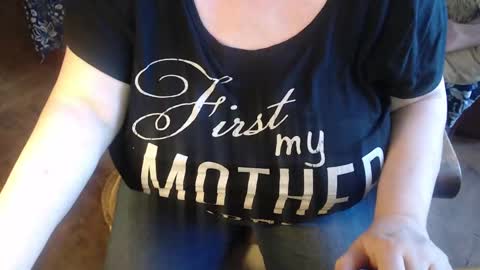 Snapshot of new_milf chatting on January 28, 2025, 10:23 am Lilly online show from January 28, 2025, 10:23 am