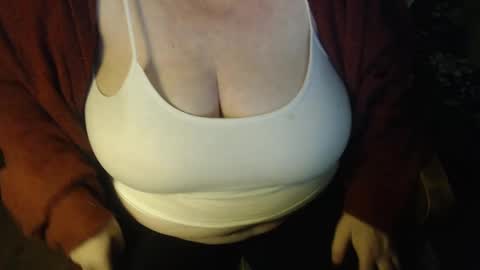 Snapshot of new_milf chatting on February 7, 2025, 4:46 pm Lilly online show from February 7, 2025, 4:46 pm