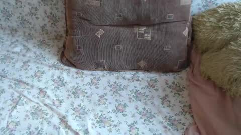 Snapshot of new_milf chatting on February 27, 2025, 9:43 am Lilly online show from February 27, 2025, 9:43 am