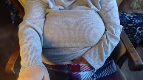 Snapshot of new_milf chatting on March 4, 2025, 1:59 pm Lilly online show from March 4, 2025, 1:59 pm