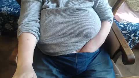 Snapshot of new_milf chatting on March 5, 2025, 7:27 am Lilly online show from March 5, 2025, 7:27 am