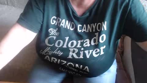 Snapshot of new_milf chatting on September 11, 2025, 9:53 am Lilly online show from September 11, 2025, 9:53 am