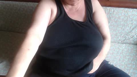 Snapshot of new_milf chatting on September 12, 2025, 10:48 am Lilly online show from September 12, 2025, 10:48 am