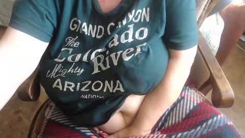 Snapshot of new_milf chatting on October 19, 2025, 6:58 am Lilly online show from October 19, 2025, 6:58 am