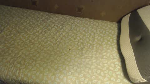 Snapshot of new_milf chatting on October 20, 2025, 3:40 am Lilly online show from October 20, 2025, 3:40 am