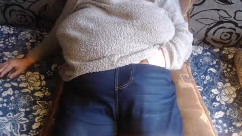 Snapshot of new_milf chatting on November 19, 2025, 10:37 am Lilly online show from November 19, 2025, 10:37 am