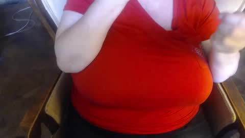 Snapshot of new_milf chatting on November 22, 2025, 9:19 am Lilly online show from November 22, 2025, 9:19 am