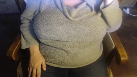 Snapshot of new_milf chatting on November 26, 2025, 11:11 am Lilly online show from November 26, 2025, 11:11 am