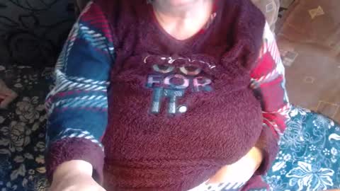 Snapshot of new_milf chatting on December 14, 2025, 11:59 am Lilly online show from December 14, 2025, 11:59 am