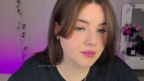 Rina online show from December 22, 2025, 7:33 pm