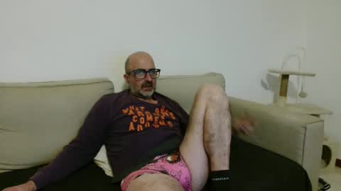 Snapshot of new_simi_74 chatting on December 13, 2025, 8:14 pm simi online show from December 13, 2025, 8:14 pm