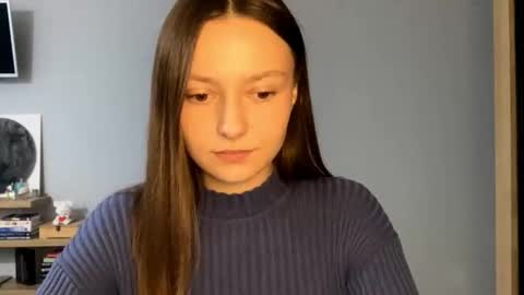 Snapshot of next_fantasy_bb chatting on November 7, 2025, 2:06 pm Agne online show from November 7, 2025, 2:06 pm