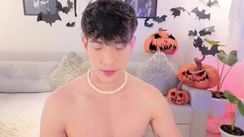 Snapshot of neythan__blaze chatting on November 3, 2025, 9:27 pm   online show from November 3, 2025, 9:27 pm