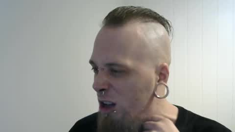 Snapshot of nezvers chatting on February 10, 2025, 6:56 pm YouPick online show from February 10, 2025, 6:56 pm