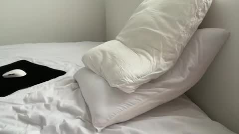 Snapshot of nfeibk chatting on September 17, 2025, 5:53 am Adrian Von Ziegler online show from September 17, 2025, 5:53 am