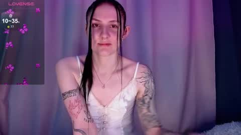 Snapshot of niaellis chatting on March 12, 2025, 10:50 pm Nia online show from March 12, 2025, 10:50 pm
