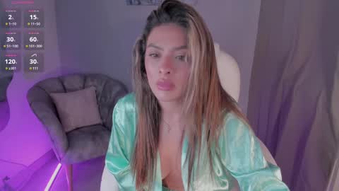 Nia online show from December 11, 2024, 8:28 pm