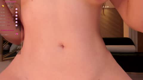 Snapshot of niaholland chatting on December 9, 2024, 9:37 pm SQUIRTER DOLL online show from December 9, 2024, 9:37 pm