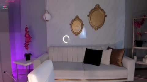 Snapshot of niaholland chatting on February 28, 2025, 9:12 pm SQUIRTER DOLL online show from February 28, 2025, 9:12 pm