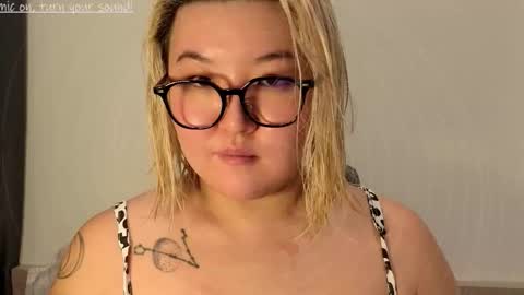 Kim online show from November 17, 2025, 2:23 pm