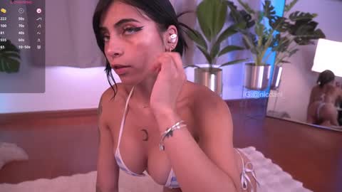 Snapshot of nicdani_1 chatting on January 19, 2025, 9:23 pm Dani 3 online show from January 19, 2025, 9:23 pm