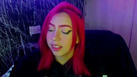 Snapshot of nicecherry_ chatting on November 6, 2025, 3:18 am Michell online show from November 6, 2025, 3:18 am