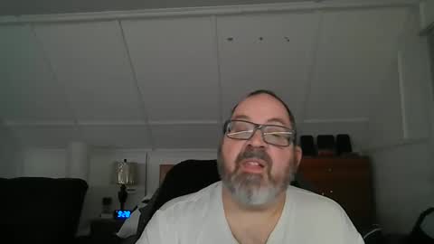 niceguy7208 online show from February 15, 2025, 2:26 am