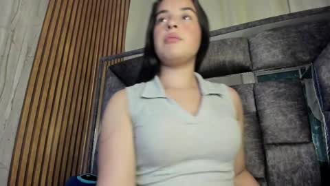 Luna online show from October 23, 2025, 12:32 am