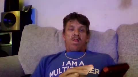 Snapshot of niceozziecockxxx chatting on December 4, 2025, 2:21 am Sexiishaine online show from December 4, 2025, 2:21 am