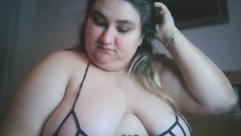 Snapshot of nicholle chatting on January 20, 2025, 2:32 am Nicholle online show from January 20, 2025, 2:32 am