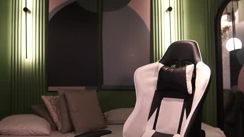 Snapshot of nick_vans chatting on October 22, 2025, 11:54 am Jhohan online show from October 22, 2025, 11:54 am