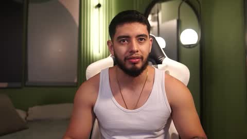 Snapshot of nick_vans chatting on October 24, 2025, 12:12 pm Jhohan online show from October 24, 2025, 12:12 pm