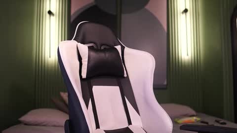 Snapshot of nick_vans chatting on October 26, 2025, 1:28 pm Jhohan online show from October 26, 2025, 1:28 pm