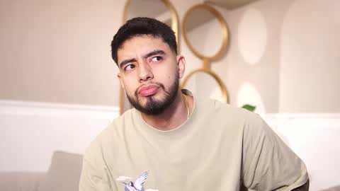 Snapshot of nick_vans chatting on November 21, 2025, 12:15 pm Jhohan online show from November 21, 2025, 12:15 pm