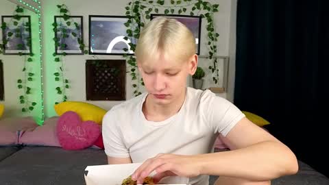 Nick online show from February 4, 2025, 10:10 am