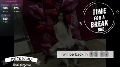 Snapshot of nickierainer chatting on December 2, 2024, 8:19 am Nickie online show from December 2, 2024, 8:19 am