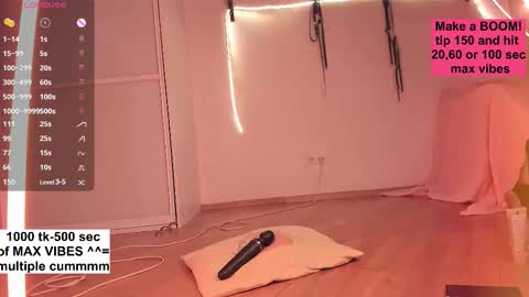 Karolina online show from November 28, 2025, 9:45 am