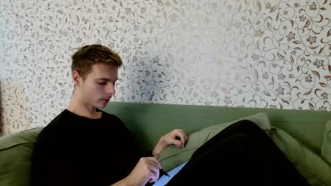Snapshot of nicksuper8 chatting on December 12, 2024, 9:30 am Nick online show from December 12, 2024, 9:30 am