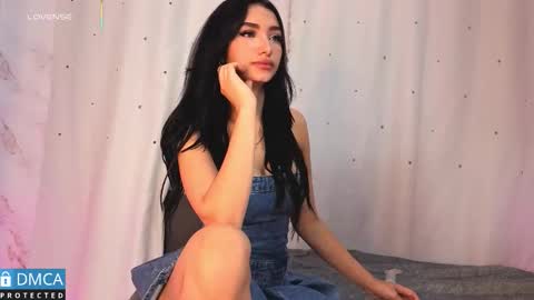 NICKY online show from November 21, 2025, 7:01 pm