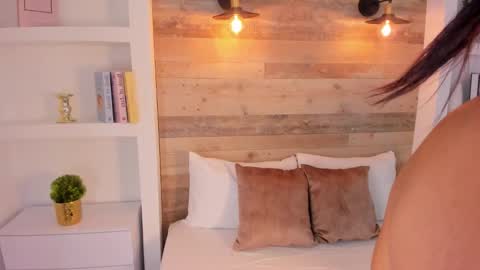 Nicky  online show from November 5, 2025, 2:44 am