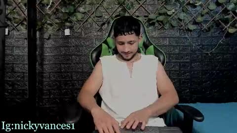 nicky online show from October 26, 2025, 9:10 pm