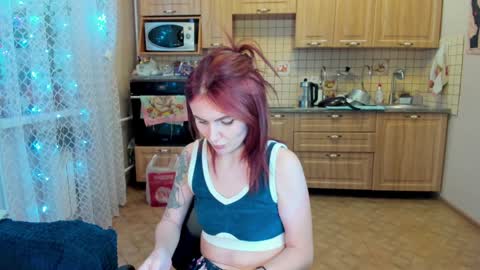 Snapshot of nicky_weekends chatting on December 24, 2024, 12:11 pm Nicky Weekends online show from December 24, 2024, 12:11 pm