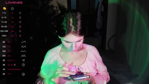 Snapshot of nicky_weekends chatting on January 7, 2025, 1:28 am Nicky Weekends online show from January 7, 2025, 1:28 am