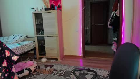 Snapshot of nicky_weekends chatting on February 9, 2025, 8:33 am Nicky Weekends online show from February 9, 2025, 8:33 am