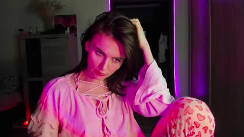 Snapshot of nicky_weekends chatting on February 14, 2025, 5:57 pm Nicky Weekends online show from February 14, 2025, 5:57 pm