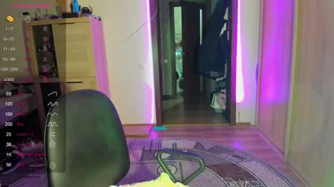 Snapshot of nicky_weekends chatting on March 5, 2025, 10:32 pm Nicky Weekends online show from March 5, 2025, 10:32 pm