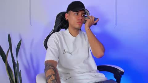 Snapshot of nickyblazze_ chatting on September 23, 2025, 1:47 pm Nicky online show from September 23, 2025, 1:47 pm